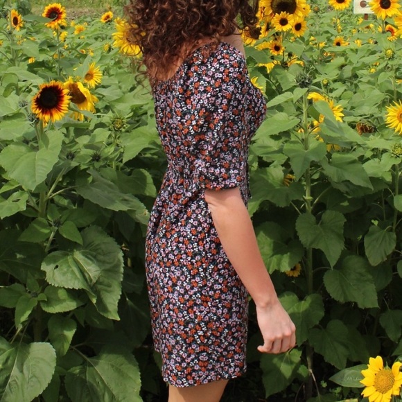 Floral puff sleeve mini dress - Picture 3 of 7